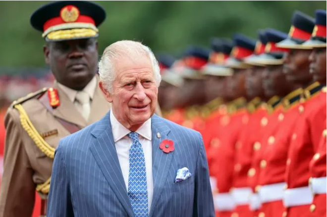 Daily_Express's tweet photo. Question from the audience: Is the King going to use his own money for reparations in Kenya?
@RoyalReporter: "I can't see that happening. He has ancestors who were part of the slave trade but those reparations won't be paid with his own money." #RoyalRoundUp https://t.co/G9D1Fr2MEt