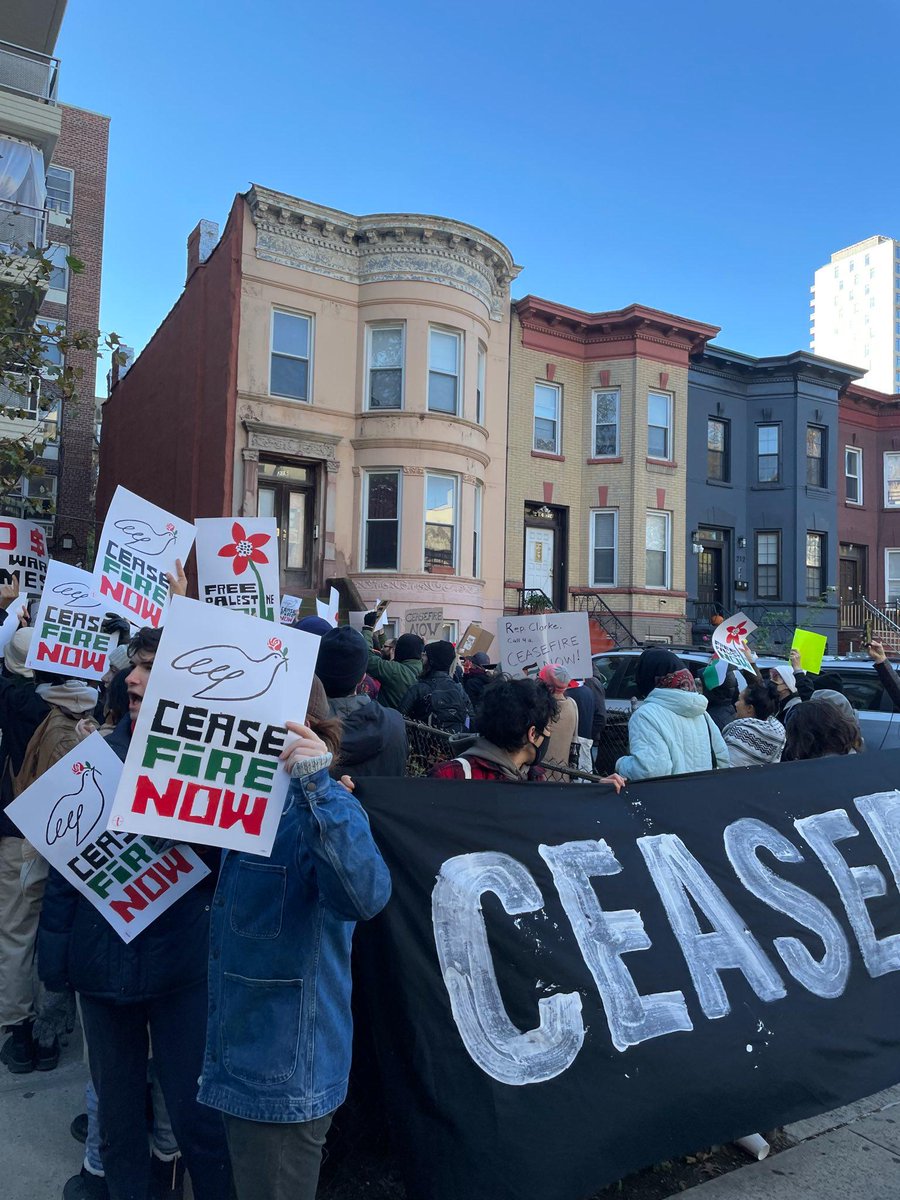 nycDSA's tweet photo. HAPPENING NOW: 150+ constituents and @DesisRisingUp, @JVPlive, @AdalahJustice visiting @RepYvetteClarke for a freezing 9am rally. 

Congresswoman Clarke, lives are on the line. It’s not too late to stand with Palestine. 

#CeasefireNOW! https://t.co/jDdGIcejcf