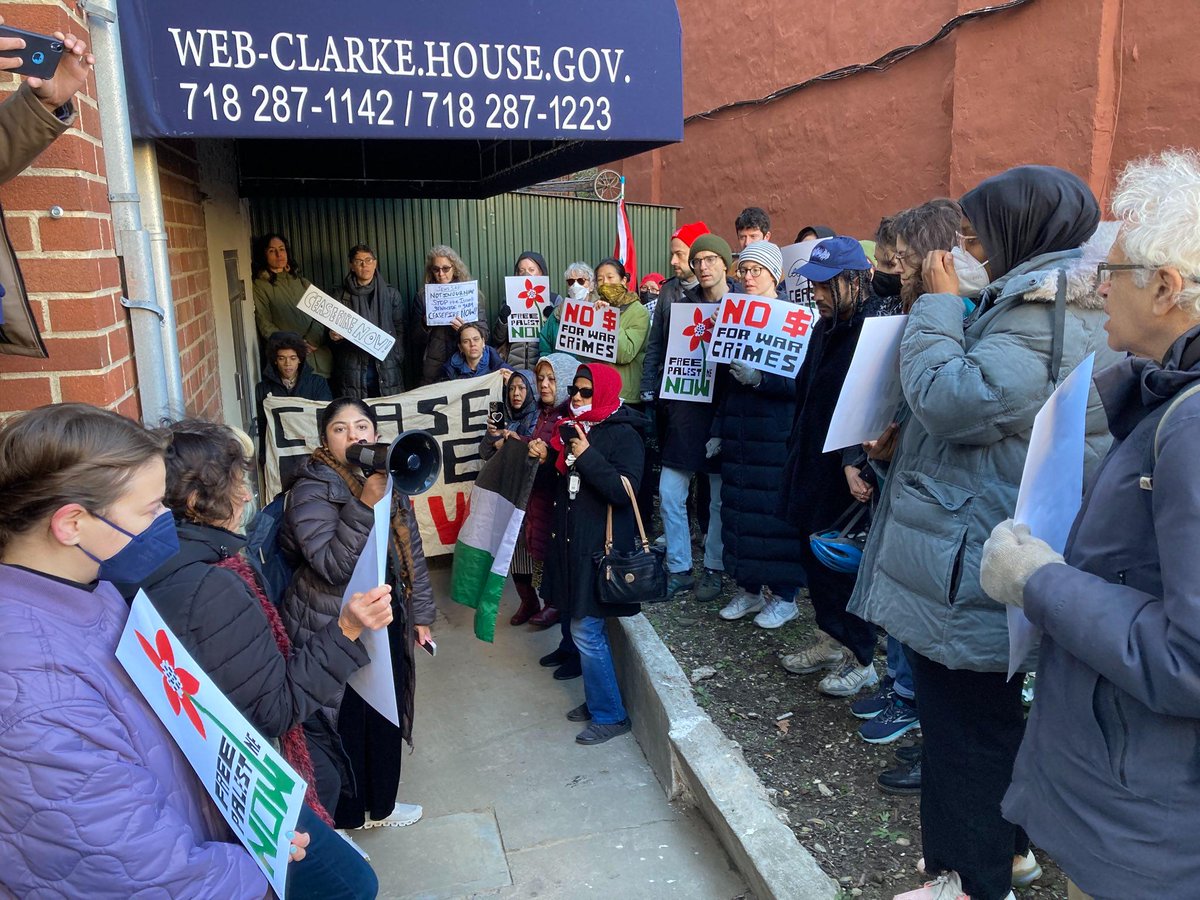 nycDSA's tweet photo. HAPPENING NOW: 150+ constituents and @DesisRisingUp, @JVPlive, @AdalahJustice visiting @RepYvetteClarke for a freezing 9am rally. 

Congresswoman Clarke, lives are on the line. It’s not too late to stand with Palestine. 

#CeasefireNOW! https://t.co/jDdGIcejcf