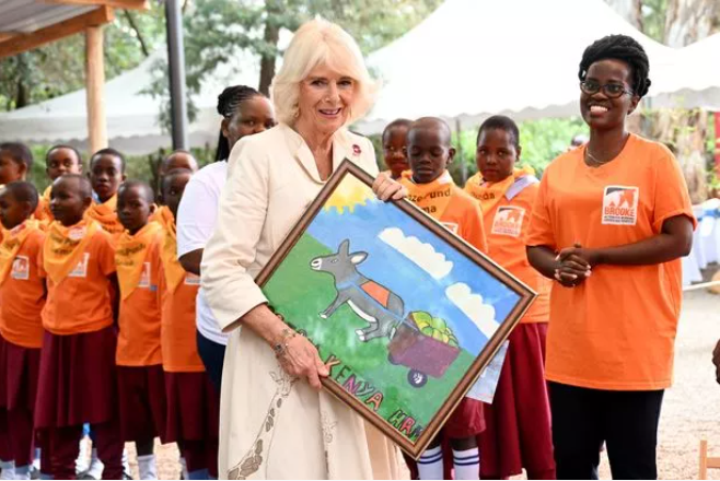 Daily_Express's tweet photo. "Education is important and it's weird to say when they're a family at the pinnacle of the UK. However, the King was at an event for tuition entrepreneurship whilst Camilla was at a literacy project." @RoyalReporter #RoyalRoundUp https://t.co/rj8bWMUqu2 https://t.co/D3G2VRMEMl