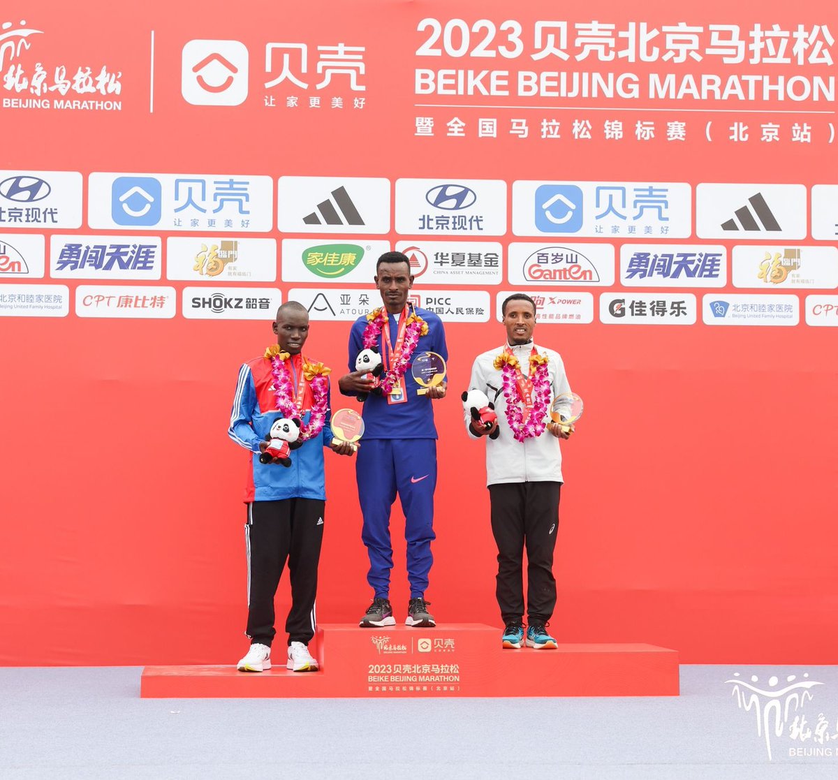 YihunilignAdane's tweet photo. 🥈 Beijing marathon. Very happy.  @ASICSRunningJP https://t.co/kHpgaCPDUU