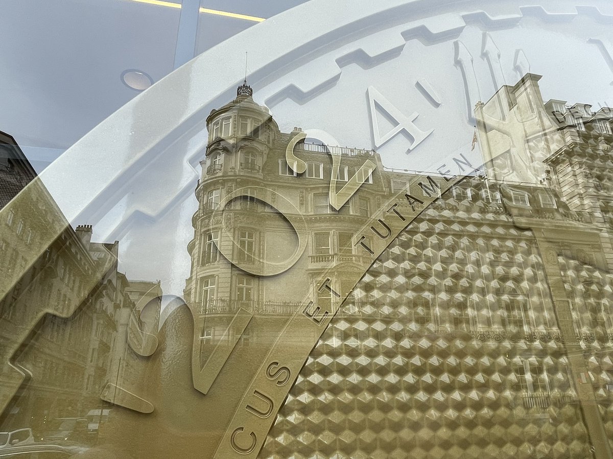 Amalgammodels's tweet image. At the beginning of October, we re-installed the huge 2 meter Britannia coin, with an updated year, back in the newly refurbished @SharpsPixley store in London. #wearemakers #royalmint #coin #britannia #london #shopdesign #windowdisplay #bullion @RoyalMintUK