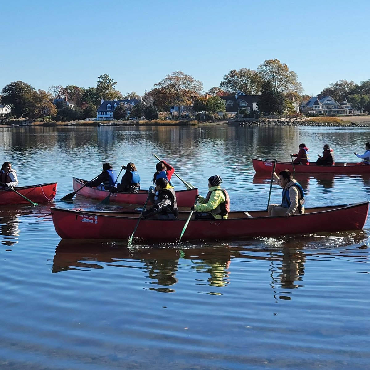 StoutSmurf's tweet photo. Rippowam 6th Grade Soundwaters trip. Early morning on the water for Stanton &amp; Herlands groups. #ripp #spspride #rippowam6th #ripp6 https://t.co/HvWa3iuJaE