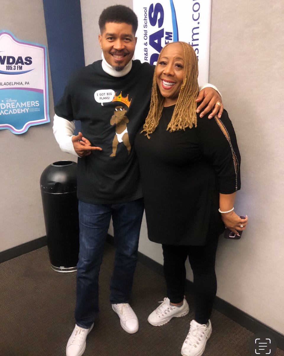 omartyree's tweet image. #WDAS &amp;amp; #POWER99 #Radio with #PattyJackson @WDASPatty right in #time for the #PhiladelphiaEagles / #DallasCowboys #game on #Sunday @ The Linc ~ #FOLLOW my #LEAD on #Instagram @Only1OmarTyree as I #transition from #books to #film #music #television #liveperformance #interviews 🖌