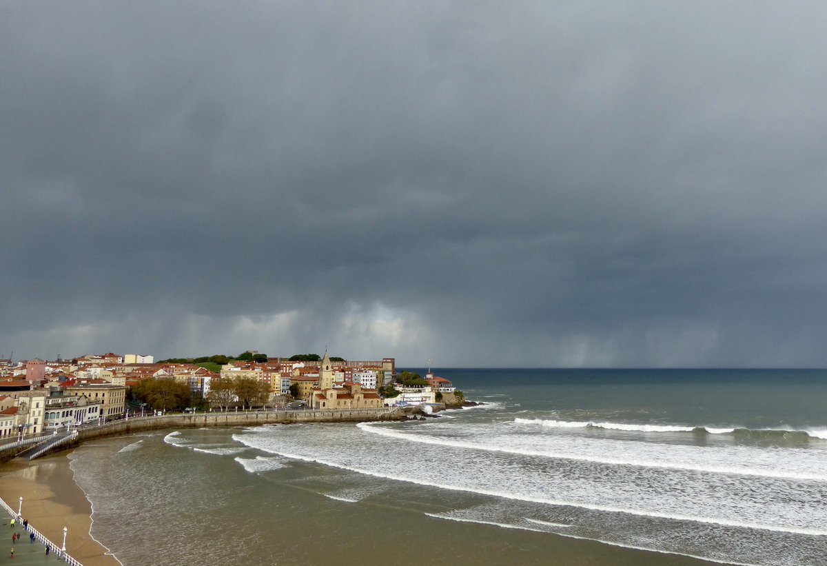 Townendpeter's tweet photo. La Playa de San Lorenzo de Gijón, Asturias, jueves, 2 de noviembre, 2023, 16:55h
@eltiempotpa @AEMET_Asturias @1967fct @tiempodejavimo @ElTiempo_tve @aquilatierratve  @LaMeteoAstur @chcantabrico @tiempobrasero @TurismoAsturias https://t.co/zhg1hHKeCI