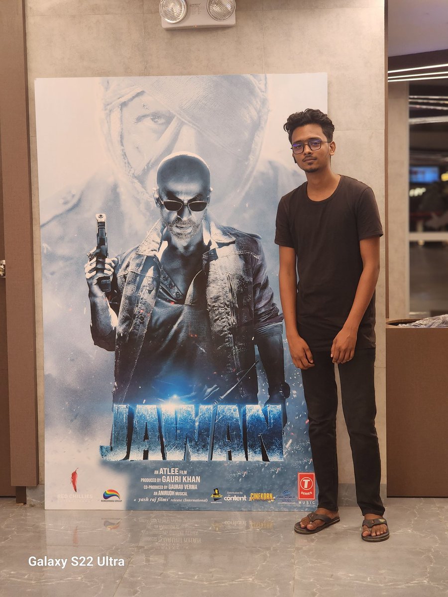 jubyirislam2's tweet photo. Happy Birthday 🎉🖤 🎂  @iamsrk https://t.co/f1EbQ9I0F6