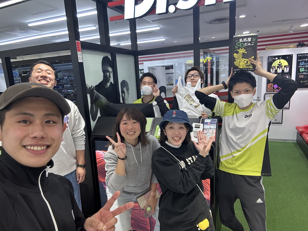 iemuuuuu_2261's tweet photo. お疲れ様です✨🥦
名古屋の店舗を臨店！

第1弾は名古屋駅周辺の

エスカ地下街店　櫻井店長
ユニモール店　　松岡店長
近鉄名古屋店　　太田店長

偶然会った川上店長と清原君もご一緒に！！

少しの時間でしたがお話出来て
楽しかったです😄🙌
#d1wgp3
#戸塚モディ
#ドクターストレッチ
#名古屋臨店 https://t.co/s9nmGJyUQm