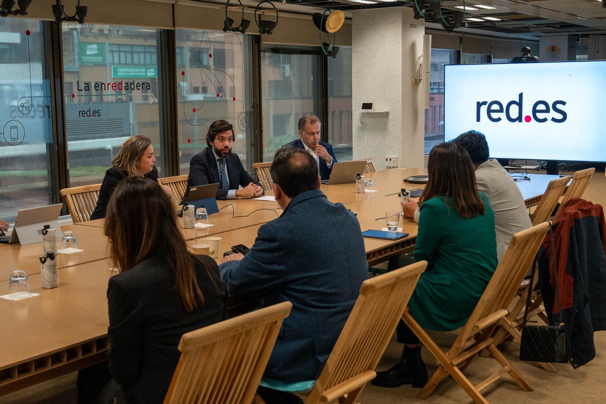 redpuntoes's tweet photo. 👥Hoy hemos recibido la visita, desde #Chile, de representantes de #FortalecePyme (de @meconomia) y de @AdmisionTWK y hemos podido compartir con ellos algunos de nuestros proyectos más relevantes de #digitalización.
¡Ha sido una jornada muy productiva! https://t.co/gJVMNt04dG