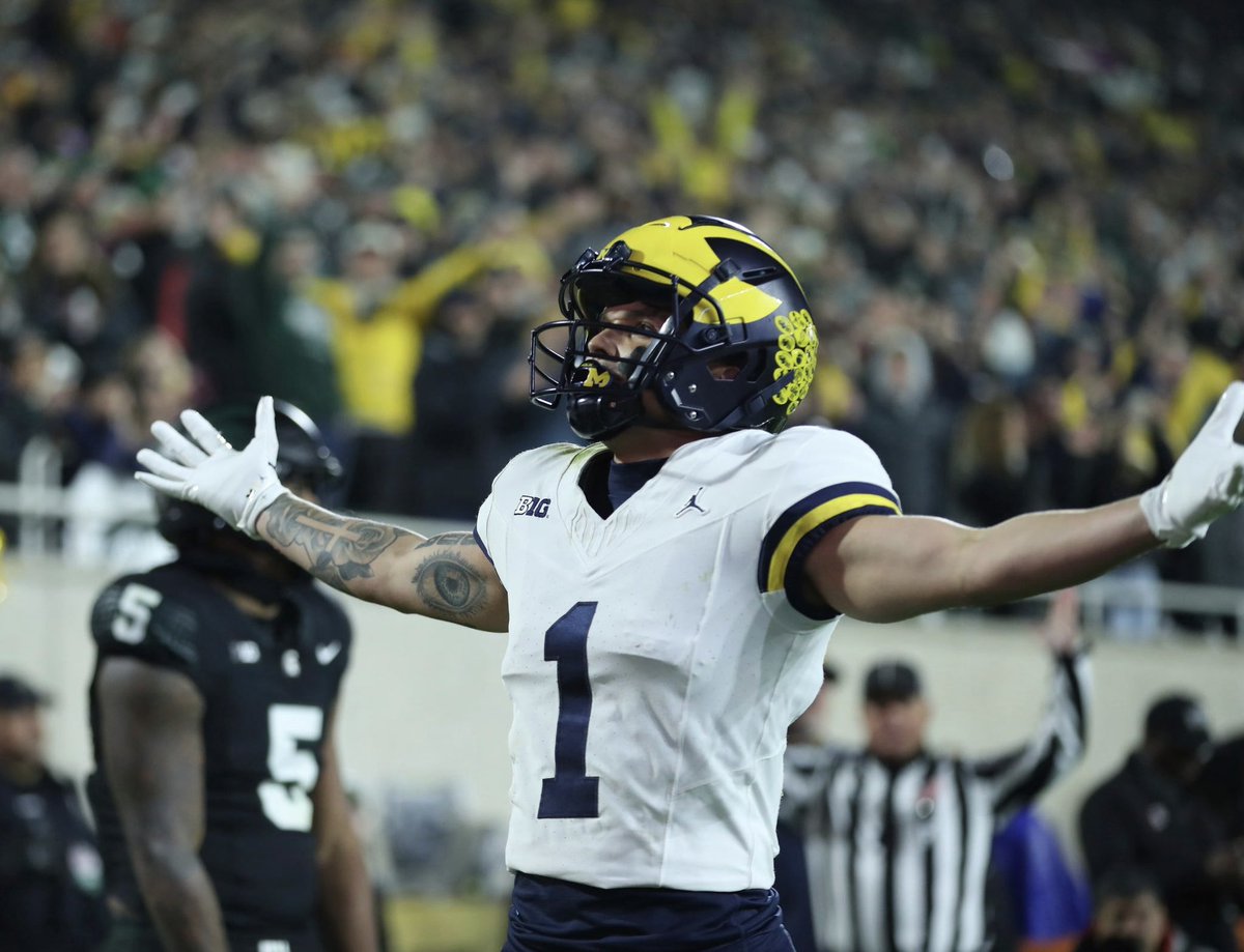 bluebyninety's tweet photo. I need a 2016 Rutgers 78-0 type game on Saturday.
Show the world that we're the best team in the country and we're here to stay.
Leave no doubt.
Michigan vs. Everybody. https://t.co/z2AfkA0qk9