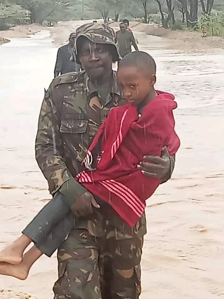 lokitambaa's tweet photo. LIVES SAVED‼️

Thanks to the selfless Kenyans who risked their lives to save lives following heavy downpour in Samburu East. You honored humanity. You will also be honored someday. https://t.co/3vpthi2CBE