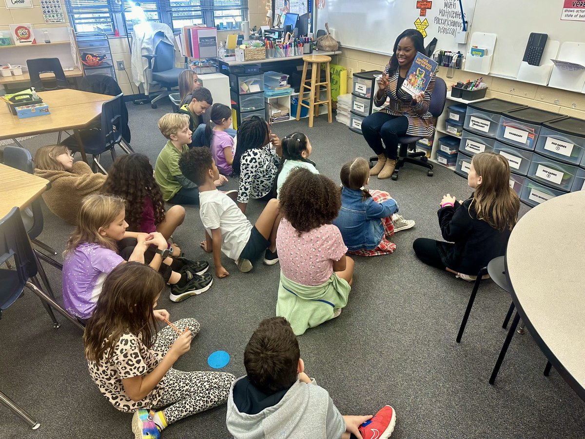 MarlisaTV's tweet photo. I had so much fun reading to Ms. Methvens third-grade class at @SCPSInfo’s Bear Lake Elementary. 

We read “Even Superheroes Have Bad Days.” 📚

Thanks for letting me spend some time with you all. 😊
@fox35orlando https://t.co/FdDdbEwPPw