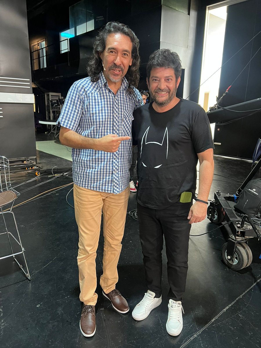 MichelinOrtiz's tweet photo. Con el querido #Pendex @PabloRago72 Amigos son los amigos 👏🏻👏🏻👏🏻 https://t.co/Vqrv7DPU0y