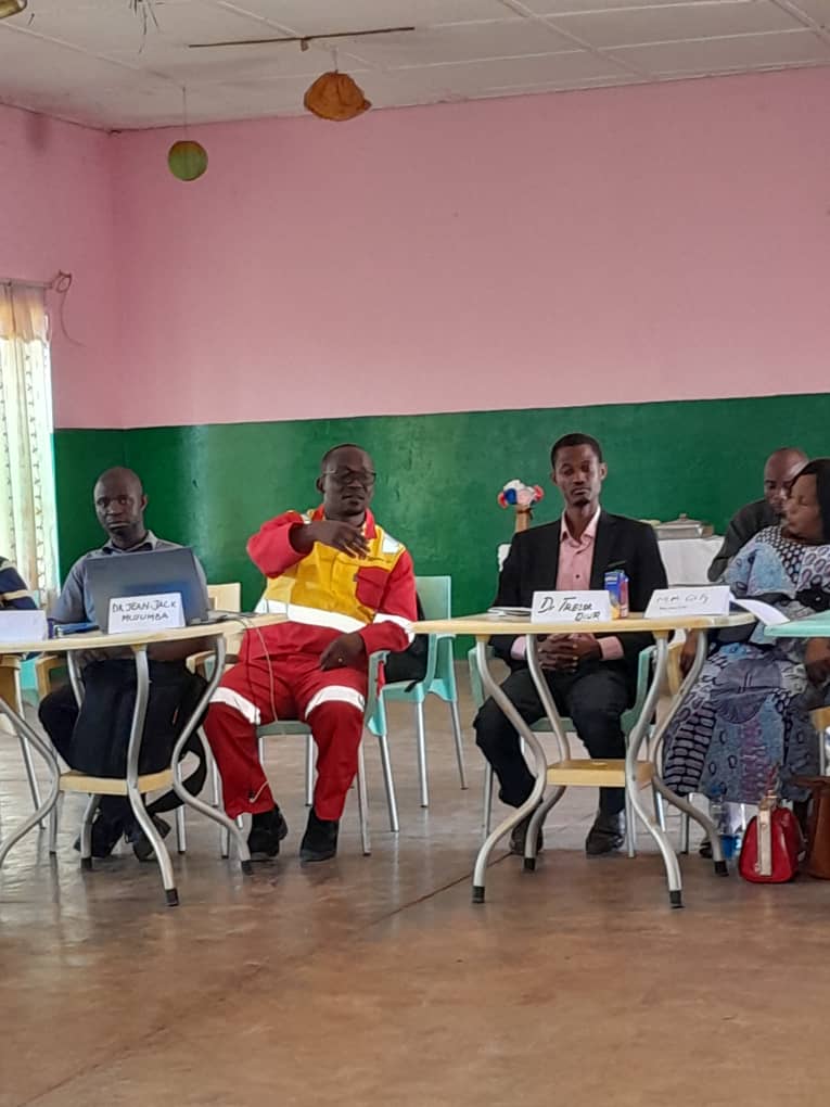 giz_drcongo's tweet photo. Avec l'appui technique et financier du projet #DISM de la @giz_drcongo, ONGs @AdrafAsbl et #RFSE organisent un atelier de sensibilisation sur les impacts des activités minières sur l’#environnement et la #santéhumaine dans les villages de Postolo, Kiboko et dans la cité de Tenke https://t.co/dllvm8LwuR