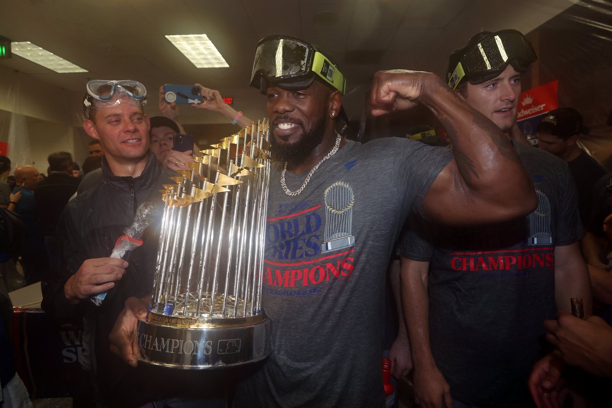 Muchos me dieron por loco, cuando un día dije que sería caballo en el mejor béisbol del mundo! 🙏🏽🙏🏽🦍
Felicidades bro! "El Mejor”