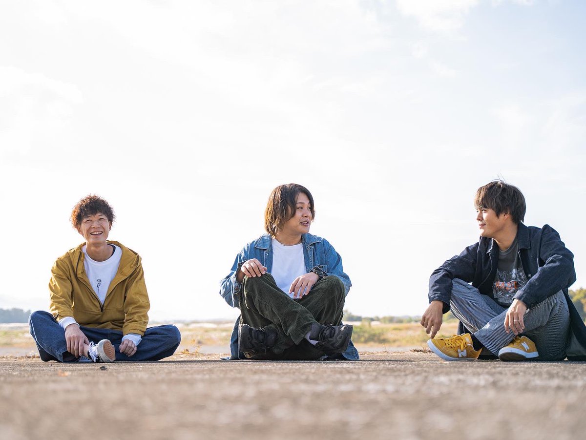 mie_uni_keion's tweet photo. 🎸学祭ライブのお知らせ🎸
11月5日(土) 6日(日)は学祭ライブです！
今年は環境情報科学館での開催となります✨

✅入場無料
✅途中出入自由
✅建物内での飲食は不可т т(蓋付きの飲み物は可能です！)

今年はゲストバンドにWild Pitchさんに出演していただきます❤️‍🔥

ぜひお越しください🎶 https://t.co/THDmmk4sUp