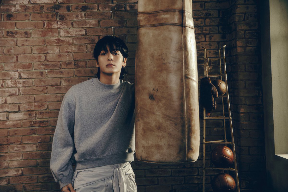 chartjungkook's tweet photo. Jungkook’s ‘GOLDEN’ tracks duration (via Apple Music):

“3D” — 3:22
“Closer To You” — 2:51
“Seven” — 3:04
“Standing Next To You” — 3:26
“Yes Or No” — 2:28
“Please Don’t Change” — 2:27
“Hate You” — 2:34
“Somebody” — 2:49
“Too Sad To Dance” — 2:56
“Shot Glass Of Tears” — 2:47 https://t.co/yHQKrsoy3T