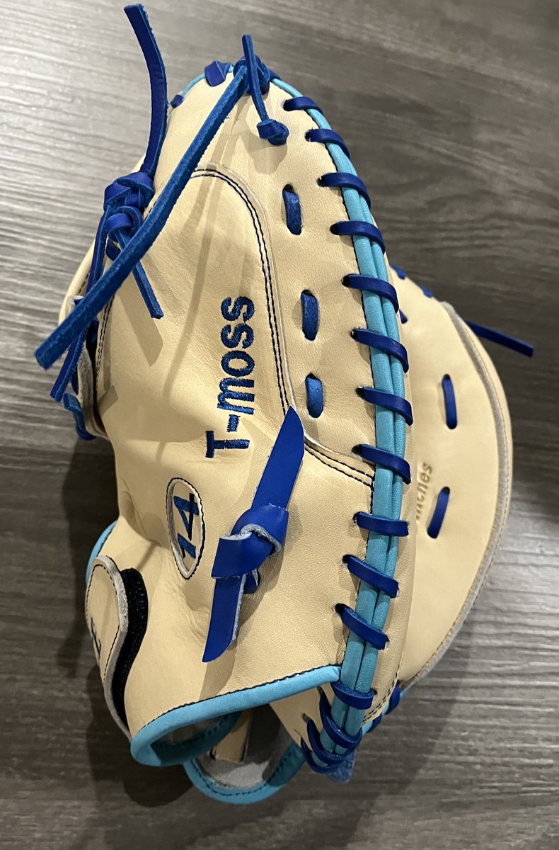 Taybor Moss (@taybormoss) on Twitter photo Excited to announce that Moore Bats has partnered with Grace Glove Company! Check out <a href="/Grace_Glove_Co/">Grace Glove Company</a> and their website: graceglovecompany.com
Thank you <a href="/MooreBats/">Moore Bats</a> for the new catchers mitt!! I 🩵💙 the colors!!
#DontForgetYourNukeBat
moorebats.com Excited to announce that Moore Bats has partnered with Grace Glove Company! Check out <a href="/Grace_Glove_Co/">Grace Glove Company</a> and their website: graceglovecompany.com
Thank you <a href="/MooreBats/">Moore Bats</a> for the new catchers mitt!! I 🩵💙 the colors!!
#DontForgetYourNukeBat
moorebats.com