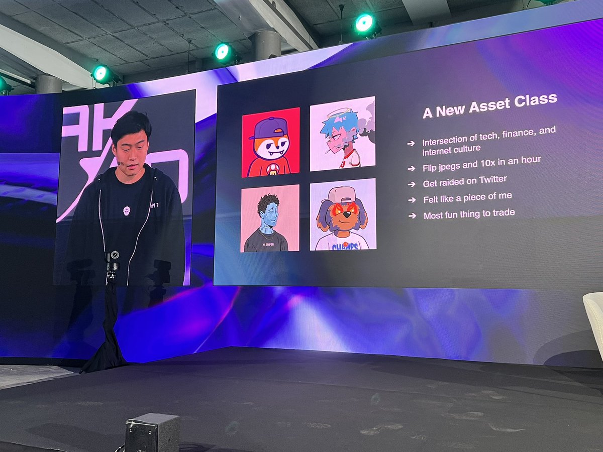 tranc3y's tweet image. The @solsniperxyz founder rocking @DeGodsNFT merch and PFPs for his NFT talk 

Solana 🤝 Degods still represented