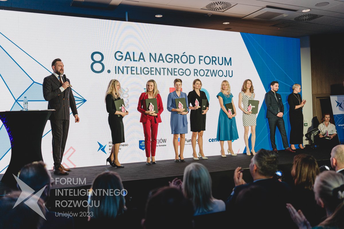 👏Prof. Natalia Marek-Trzonkowska granted the Future Scientist Award 2023: Woman of Science Who Changes the World. 
💪ICCVS represented at the 8th Smart Development Forum / 8. Forum Inteligentnego Rozwoju Uniejów 2023. (fot. FIR 2023)
➡️Read more: iccvs.ug.edu.pl/news/future-sc…