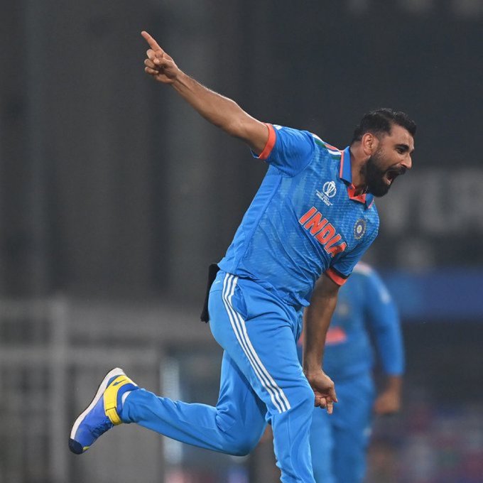 thinkBharat321's tweet photo. Mohammad Shami has 7 four-wicket haul from just 14 innings in the World Cup. Man World Cup is too easy for him. 

 #IND https://t.co/tTL6va7quV