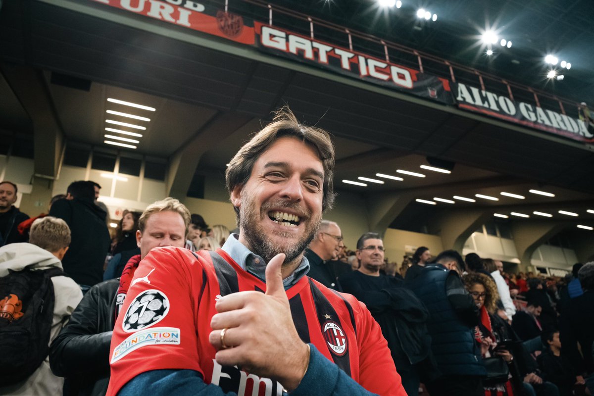 pashakolonifa's tweet photo. San Siro vibes https://t.co/nidqAg5T9Y