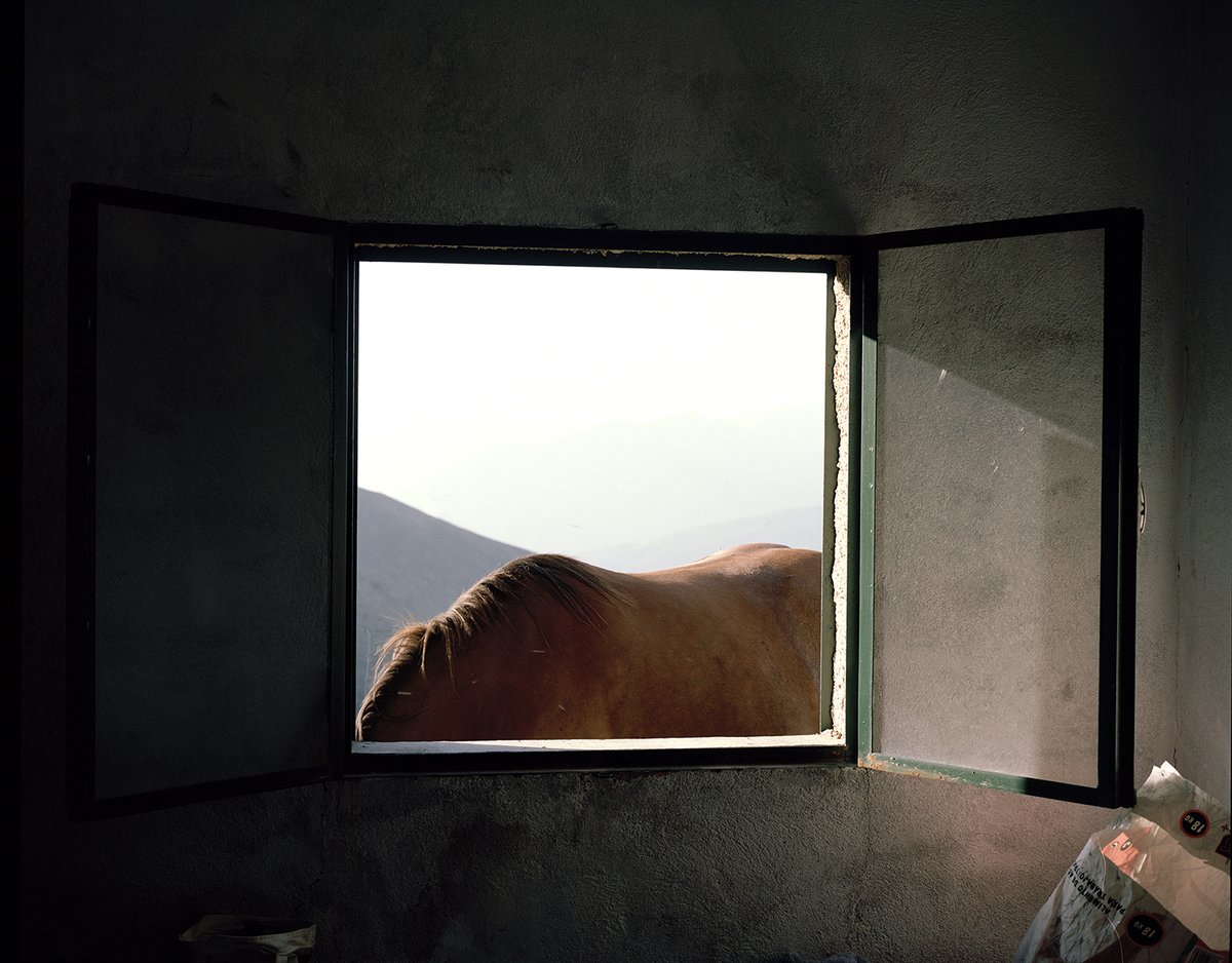 Wat gebeurt er als een fotograaf en een filosoof met elkaar in gesprek gaan over het spel van de ontsnapping en het spel van de beperking? Op donderdag 9 november om 17u in CAMPIS een tweegesprek tussen Karianne Bueno en Coen Simon. 

Meer: campis.nl/agenda/tweeges…