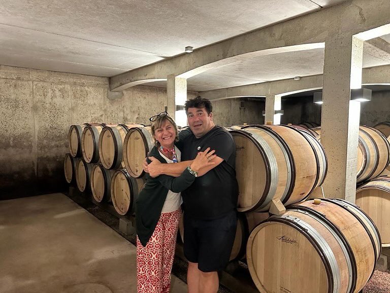 WABGavocats's tweet photo. 📸 À Chalon-sur-Saône 🏛🍷
Lors d'un déplacement professionnel, nous avons eu le privilège de visiter l'un de nos clients du domaine de Tupinier-Bautista à Chalon-sur-Saône.
—————————
#WABG #VisiteClient #ChalonSurSaône #PalaisDeJustice https://t.co/8haCHGwz42
