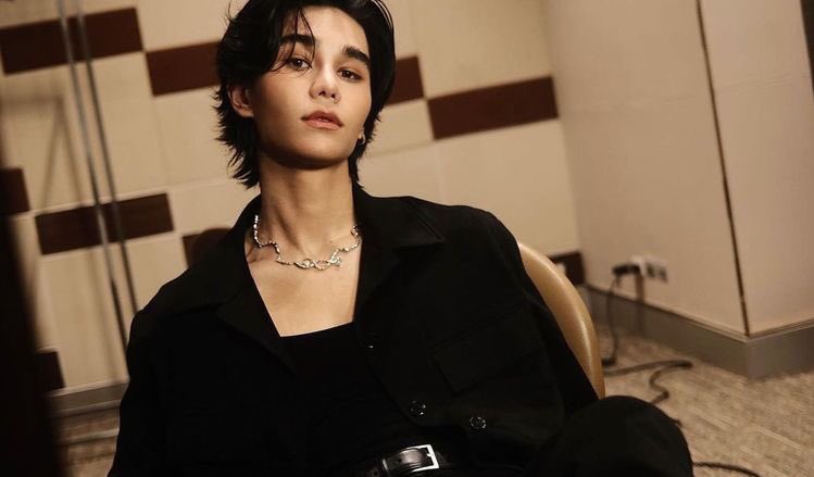 fluffycloud98's tweet photo. #KimChay ⛈•

⛈ The Eye Of A Storm ⛈ 

• The compound is being attacked and Porsche asks Kim to take Chay away, not knowing KimChay's painful past • https://t.co/rrHSB3kZ1K