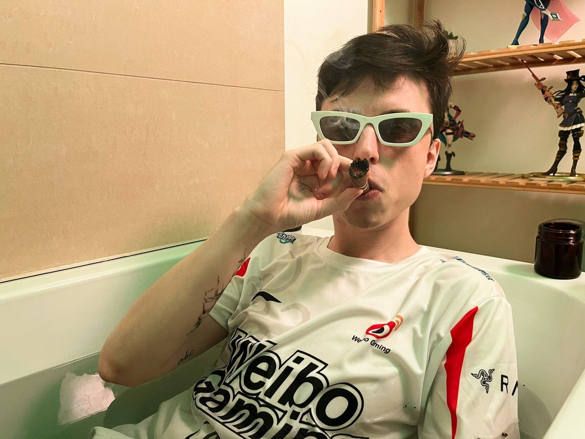 Weibo's worlds wins:

NRG Swiss
MAD Swiss
FNC Swiss
NRG Quarters

they are now top 4 in the world

deal with it