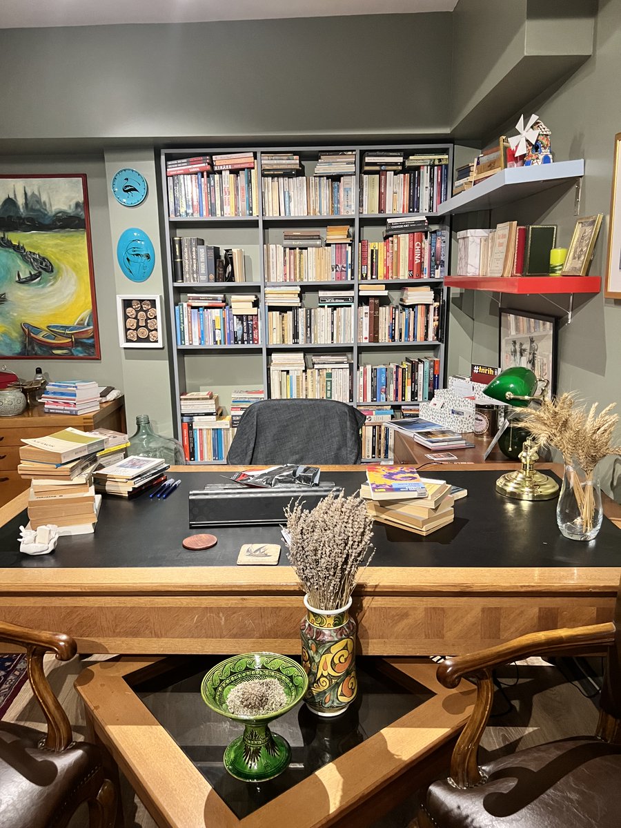 Bir sıcak kahve keyfiyle, belki aradığınız ya da kaçırdığınız  kitap buradadır. #Haneüçkapı