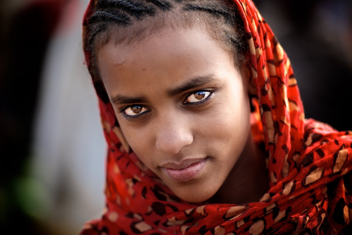 "Photographing People: Cultural and Social Photography" – our online talk tomorrow at 8:00pm. Much-travelled photographer Trevor Cole promotes an ethical and considerate approach, to build trust, rapport and mutual respect. Virtual visitors welcome: hdcc.org.uk/syllabus