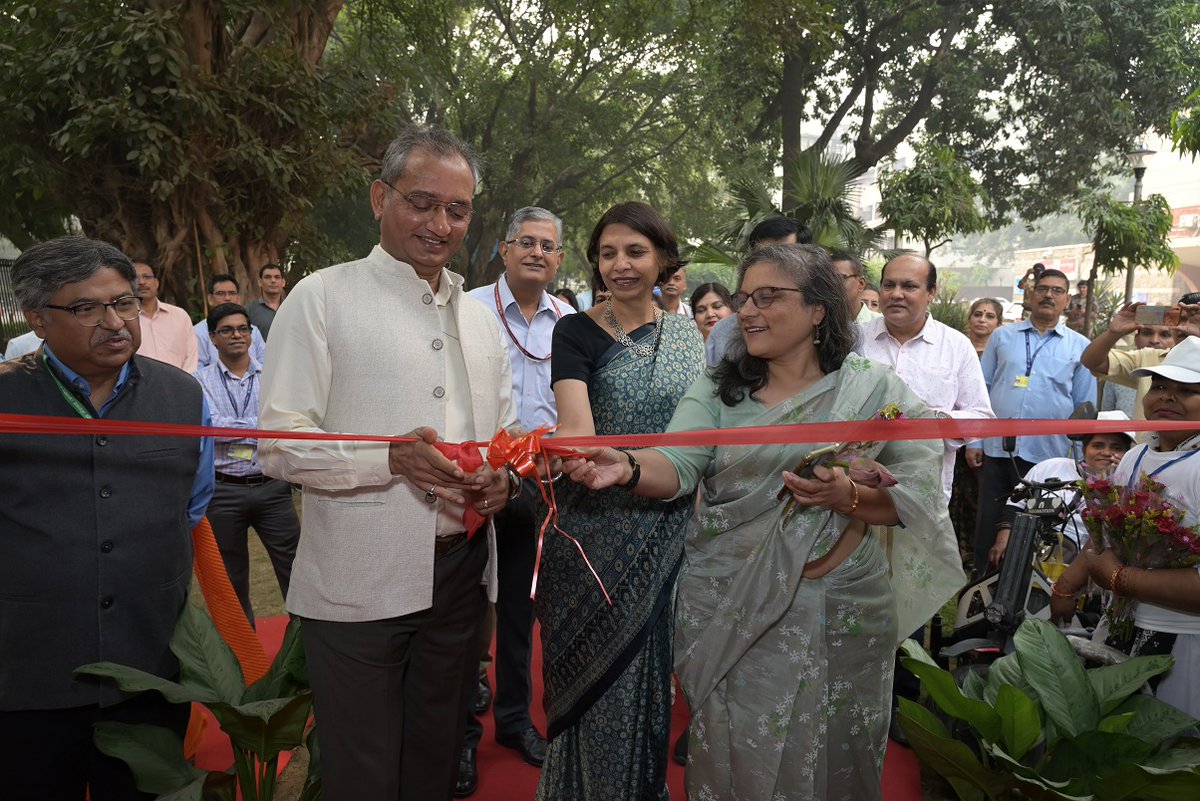 NCSIndia's tweet photo. Secretary of Ministry of Labour and Employment Arti Ahuja, Secretary of Water Resources, Debashree Mukherjee, and Secretary of MSDE - Atul Kumar Tiwari inaugurated and appreciated the captivating handcrafts.
@byadavbjp @Rameswar_Teli
#NCS #NCSCDA #Exhibition #Diwali https://t.co/NZUlJjNsYb