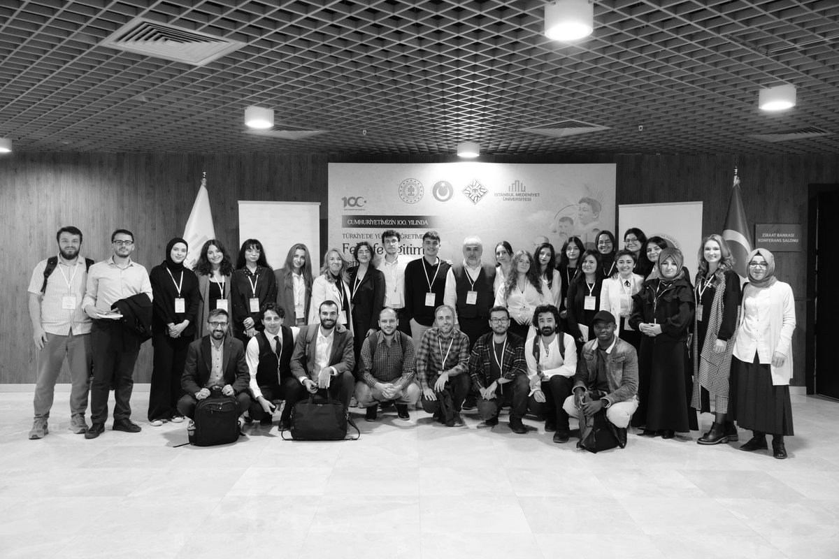 zhocagil's tweet photo. #MedeniyetFelsefe ! Dolu dolu geçen “Türkiye'de Yüksek Ögretimde Felsefe Eğitimi" Sempozyumu’ndan geriye kalanlar 🤍🌸 https://t.co/to08aeco4z