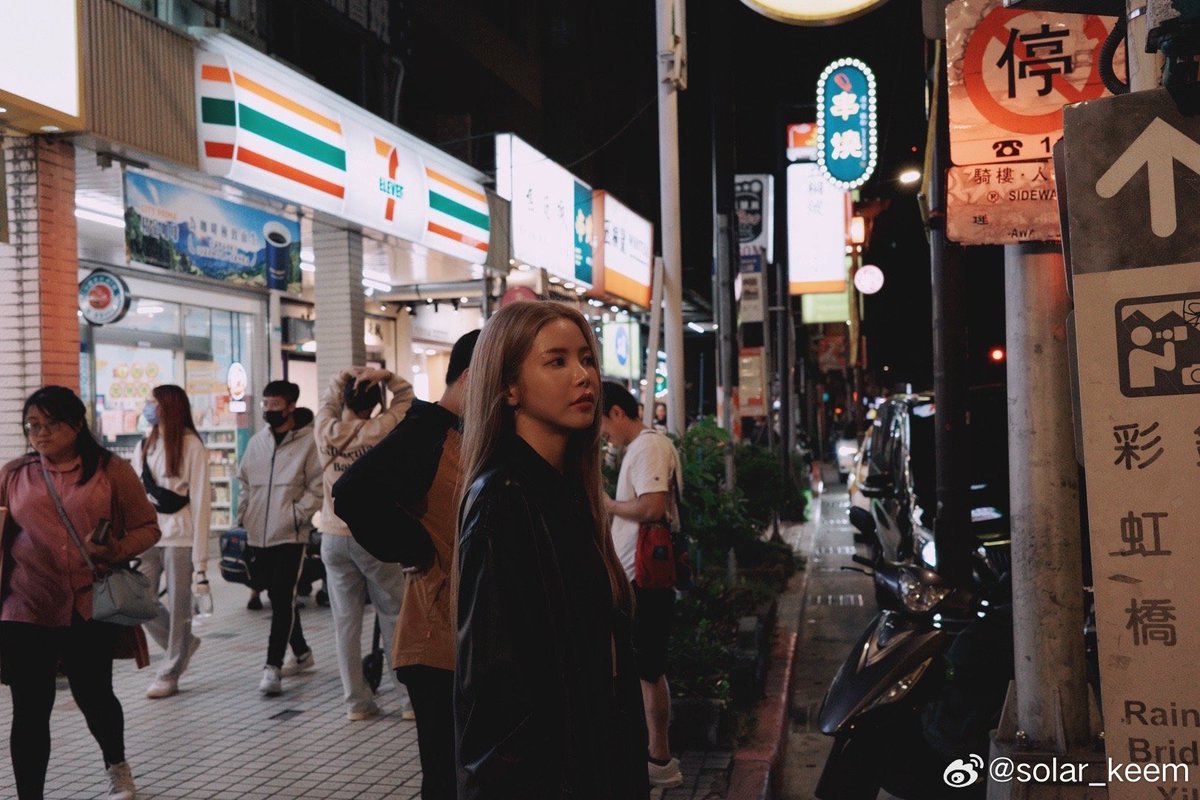 Winnie_sone's tweet photo. 金容仙怒瞪彩虹橋(？ https://t.co/zzhRBkJkjT