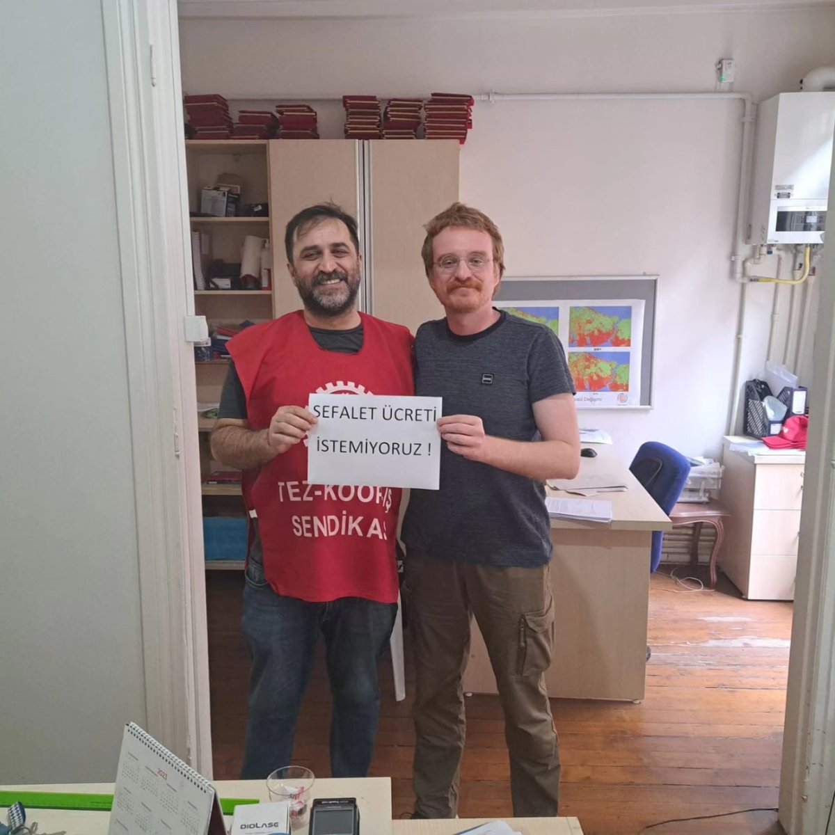 Üyemiz Sedat Durel, İstanbul Şubemizde iş bırakma
eylemimize destek ziyaretinde bulundu.