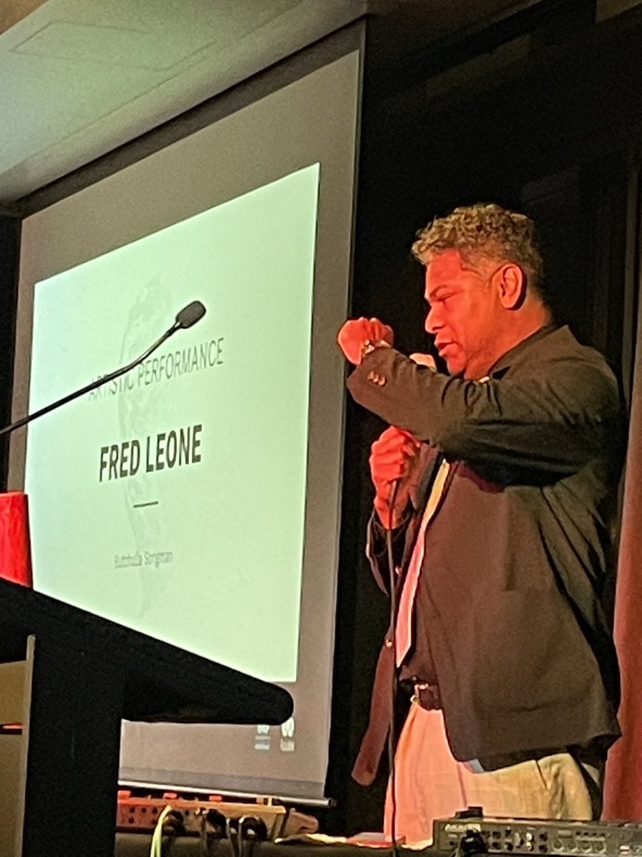 At the @Asialink_au @asiacapable @AsiaEducation @AsialinkArts Weary Dunlop dinner tonight. Superb speech from @adamliaw, beautiful performance from Butchulla songman Fred Leone - and honours given to John McCarthy for a lifetime’s contribution to Asia Australia relations.