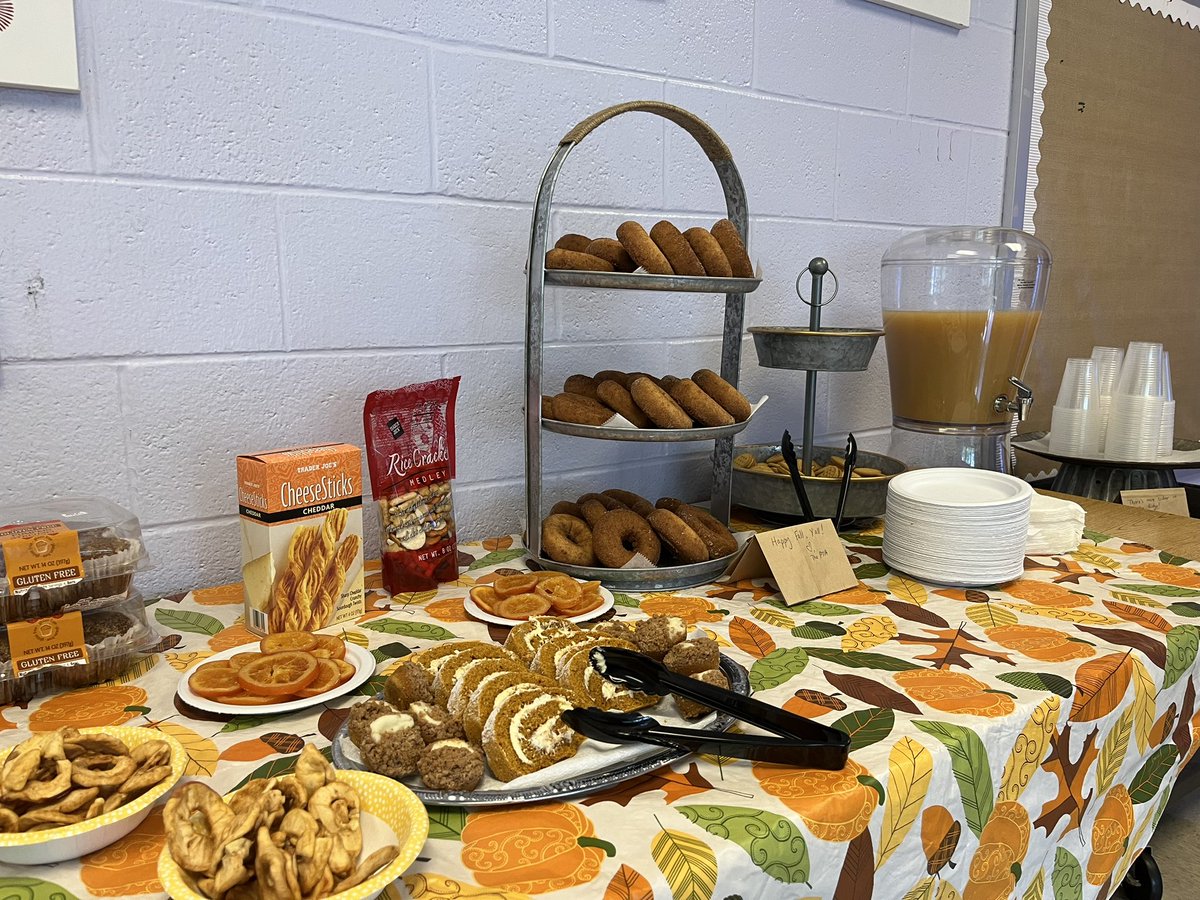 JoneLaneAP's tweet photo. Fall treats to the hardest working staff
in all the land!  Thank you to the BEST PTA in the county! https://t.co/0R7C3Aq9yc