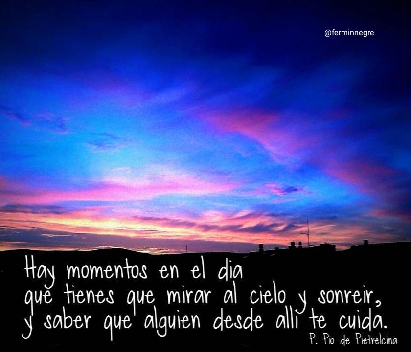ferminnegre's tweet photo. Un día para mirar al cielo y sentir que nos siguen cuidando con cariño, que solo es cuestión de tiempo volver a abrazarnos...
#DiadelosDifuntos 
🫂☀️ https://t.co/yWpOxYKwYw