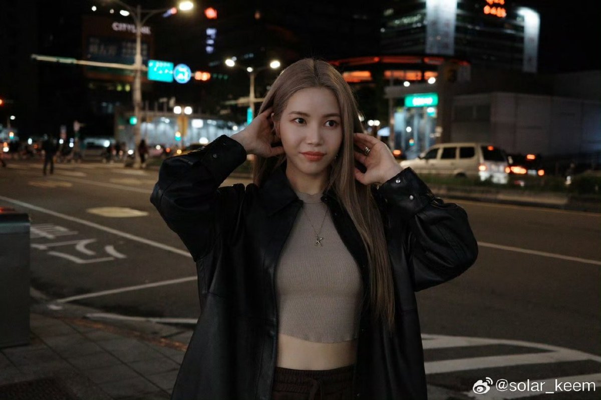 lunaestreIIad0s's tweet photo. [Solar weibo]

❤️

🔗https://t.co/DJLAbR3iR6

#MAMAMOO #SOLAR
#마마무 #솔라
@RBW_MAMAMOO https://t.co/uReKXYhoxn
