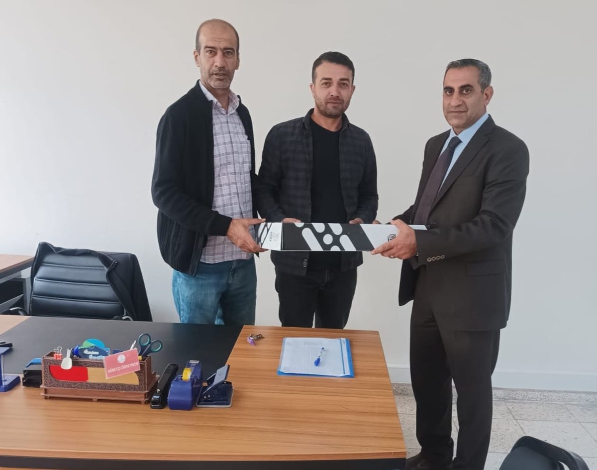 Yönetici atama sonucu okulumuza müdür yardımcısı olarak atanan Müslüm POLAT'a,  Okul Müdürümüz Mehmet KAKAÇ  ve Müdür Yardımcısı Yusuf POLAT tarafından hayırlı olsun ziyaretinde bulunuldu.