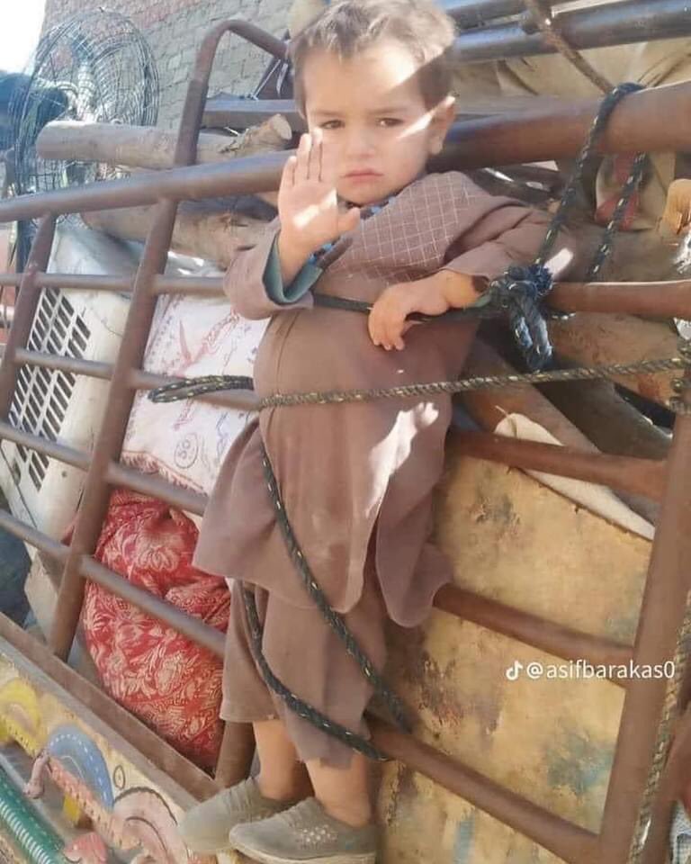 kashifh55's tweet photo. له ازله تر اجله 
له آدمه تر دې دمه
خدایه ستا په لویه ځمکه 
پښتانه نه شول بېغمه

- 💔 https://t.co/iQisdwPFv5