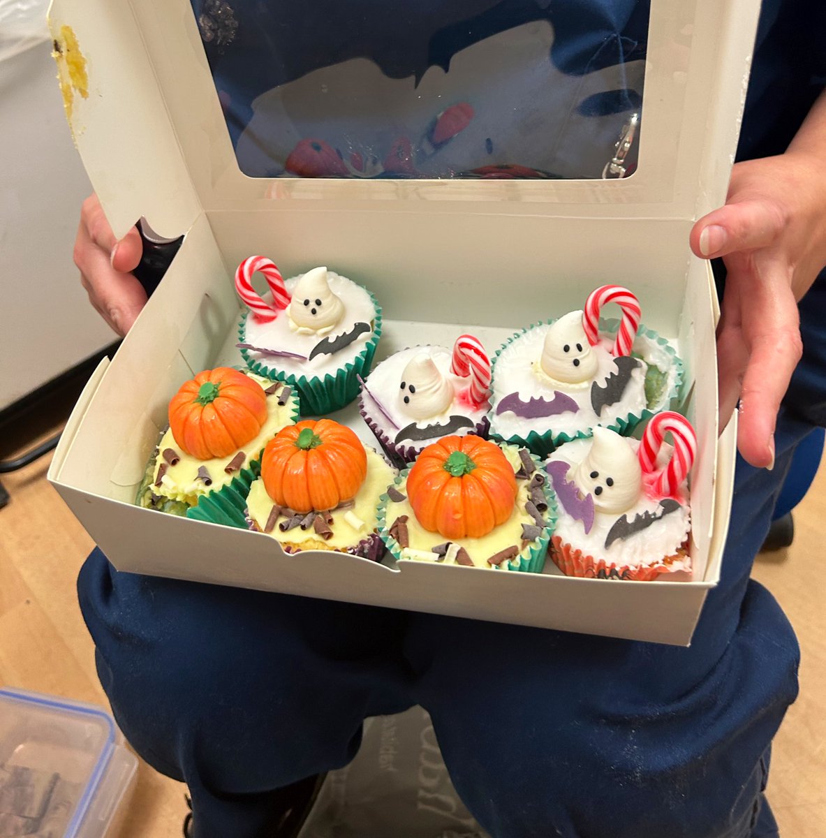 CarmenAustin99's tweet photo. Beautiful spooky cupcakes on @CSpft made my one of our wonderful hca’s for all to share! 👻 https://t.co/Gnx5fQbamg