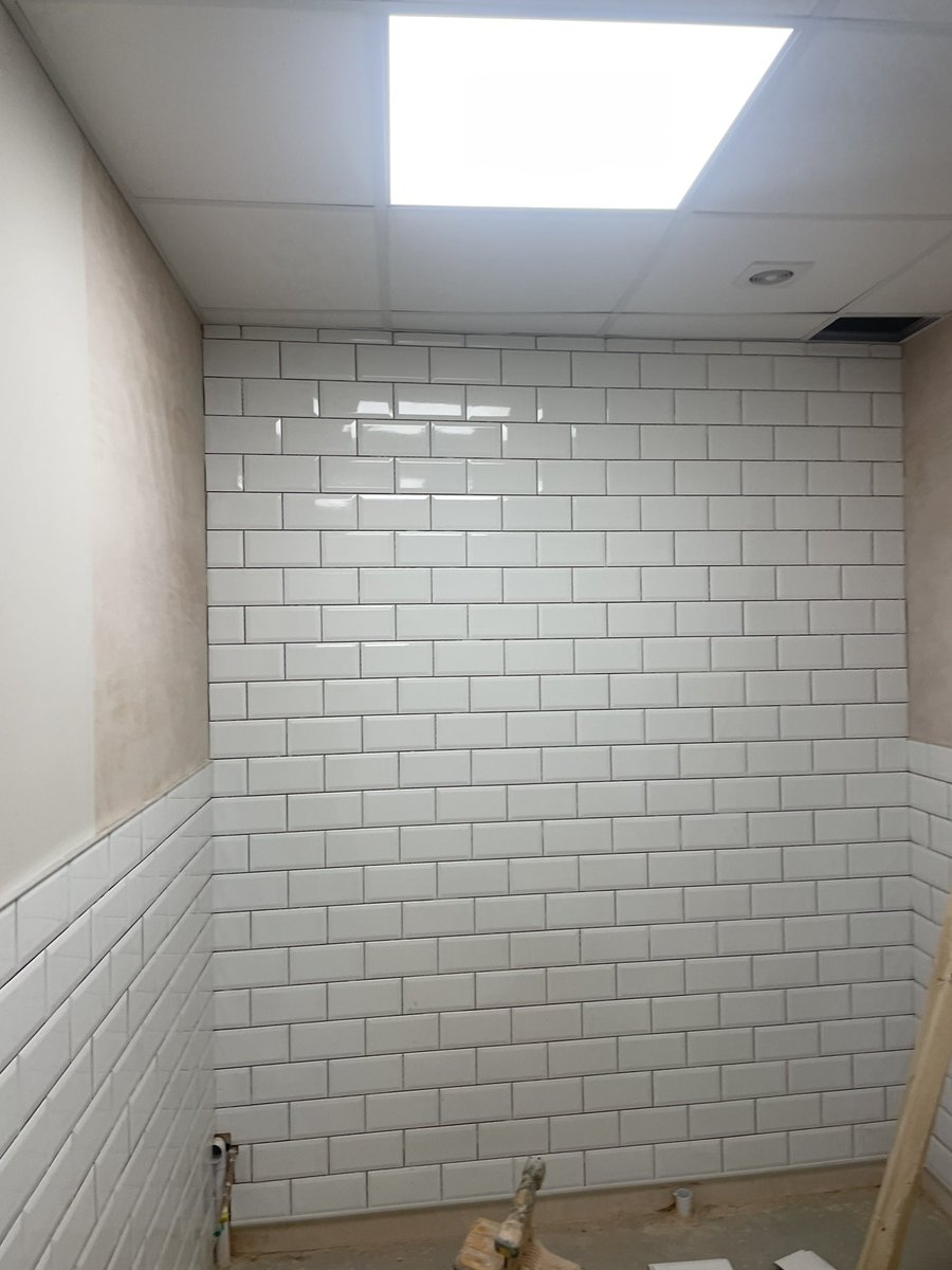Full_interiors_'s tweet photo. Willow Valley Golf Club ⛳️ 
New changing rooms/shower areas

☎️ 01484 613022  ☎️ 
📧 info@fullinteriors.co.uk 📧 
https://t.co/NAyj7JRpnM 
🟧⬜️🟧⬜️🟧⬜️🟧⬜️ https://t.co/JtfY9y3Ejw