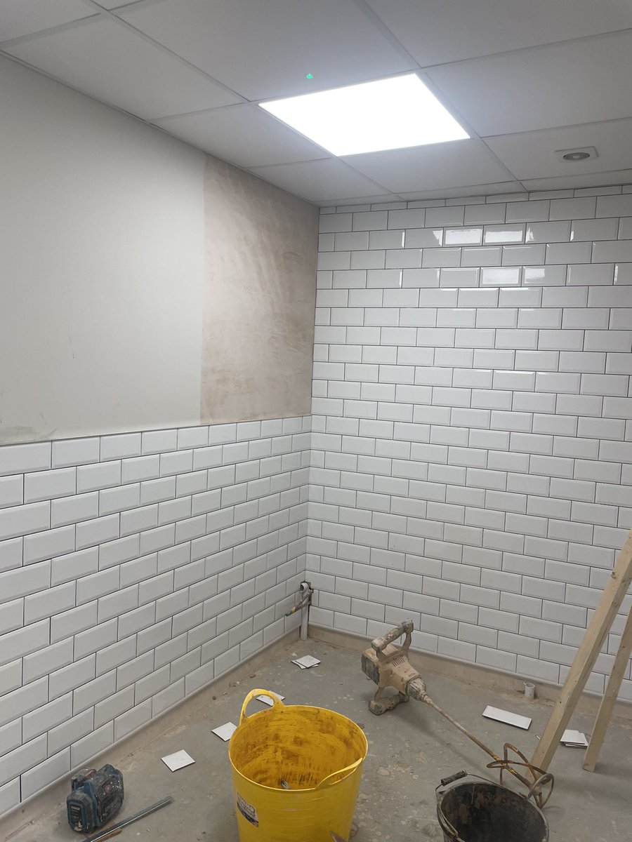 Full_interiors_'s tweet photo. Willow Valley Golf Club ⛳️ 
New changing rooms/shower areas

☎️ 01484 613022  ☎️ 
📧 info@fullinteriors.co.uk 📧 
https://t.co/NAyj7JRpnM 
🟧⬜️🟧⬜️🟧⬜️🟧⬜️ https://t.co/JtfY9y3Ejw