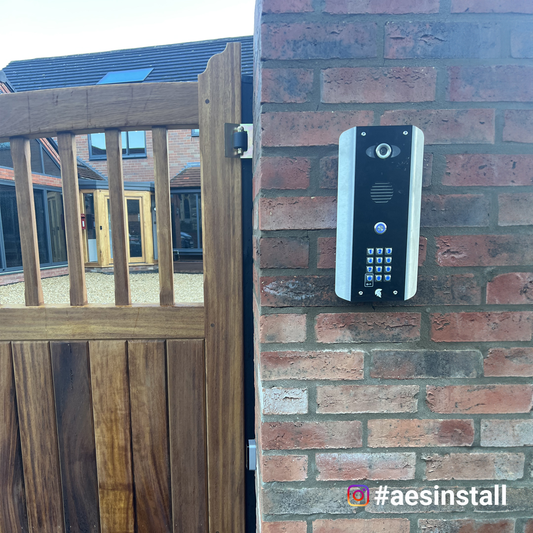 AESglobalonline's tweet image. Check this wonderful installation by Heartlands Metal Craft Ltd of the Praetorian Guard IP intercom. Contact Kieran Claydon (07554112691) if you’re in the north England and Scotland territories. #intercoms #accesscontrol #gateautomation #telephoneentrysystem #drivewaygates #gates