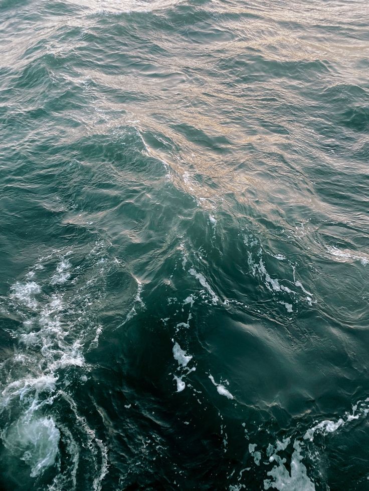 elemmiressoul's tweet photo. ocean waves. https://t.co/Sr9TyX2QcL