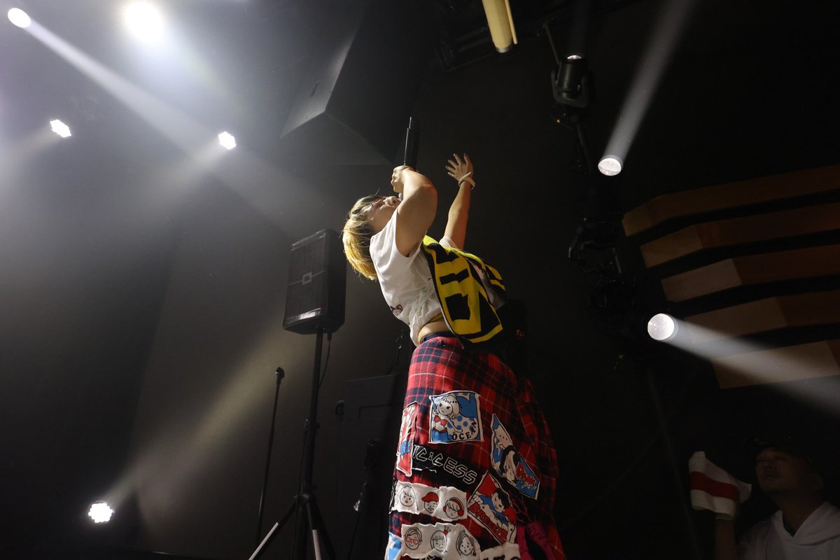 VIC_CESS23's tweet photo. ☆━━━━━━━━━━━━━━━━☆

2023.10.15 unravel tokyo
GIROPPON DE 騒がNight

『壊さないで　怯えないで
光は嵐の中
道しるべならある』

(FIRE SIGNAL)

photo by : Kinya Hashimoto
@KinyaBJJ 

☆━━━━━━━━━━━━━━━━☆ https://t.co/NvWZhp1Avi