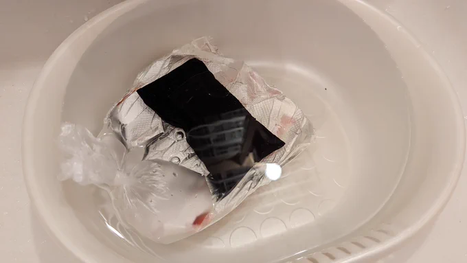 どこのご家庭にもあるウエイトは、冷凍魚/肉を水没解凍するためのものですよね 