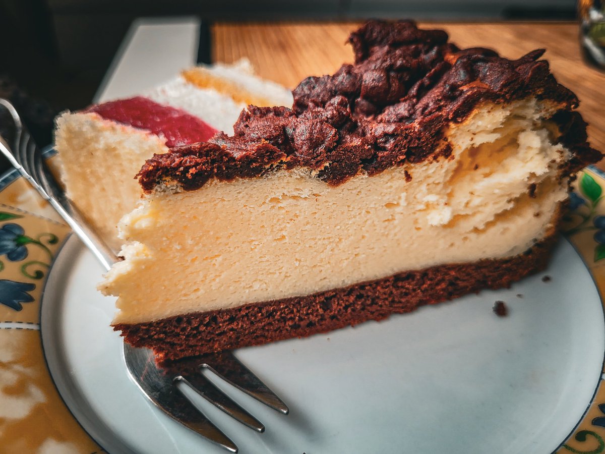 It's unreal and yet true🫣The blood pressure is so low that most of us probably die☔️😵‍💫The salvation is a triple espresso and homemade cheesecake🫶☕️What are your methods for dealing with such weather⁉️

#StormCiaran #WeatherForecast #uk #menthalhealth