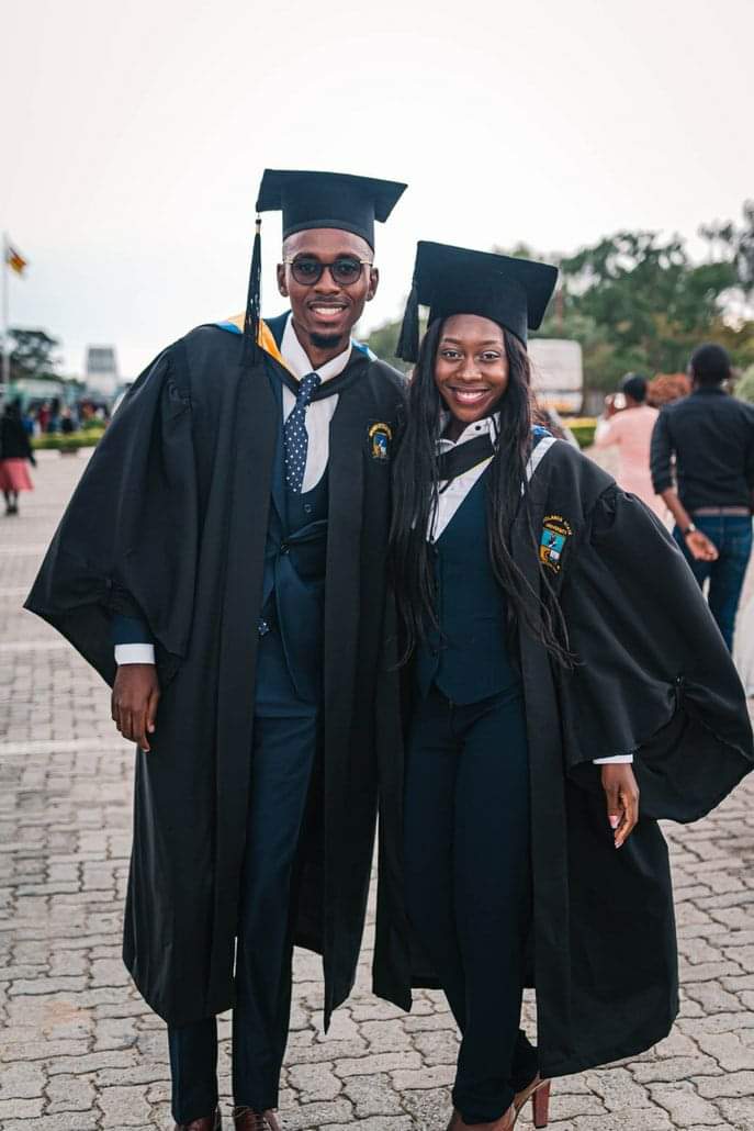 AmadadePurity's tweet photo. Graduation gowns available @ThirstyShonaKE  in bungoma county. If  you or anyone you know is in search for graduation gowns for both kids and grown-ups kindly contact/whatsaap 0741069095 delivery is done countrywide. 

Riggy HELB babu owino karura https://t.co/3QBijvJoUK